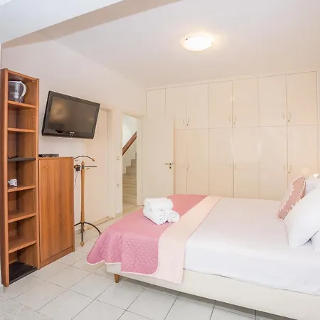 Rhodes Getaway Будинок відпочинку Rhodes City